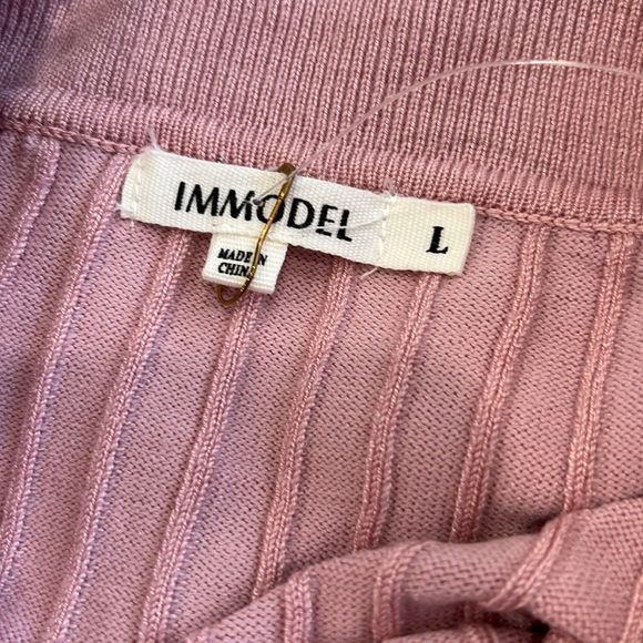 Mendocino blush pink with Pearls shoulder sweater. - Picture 5 of 6